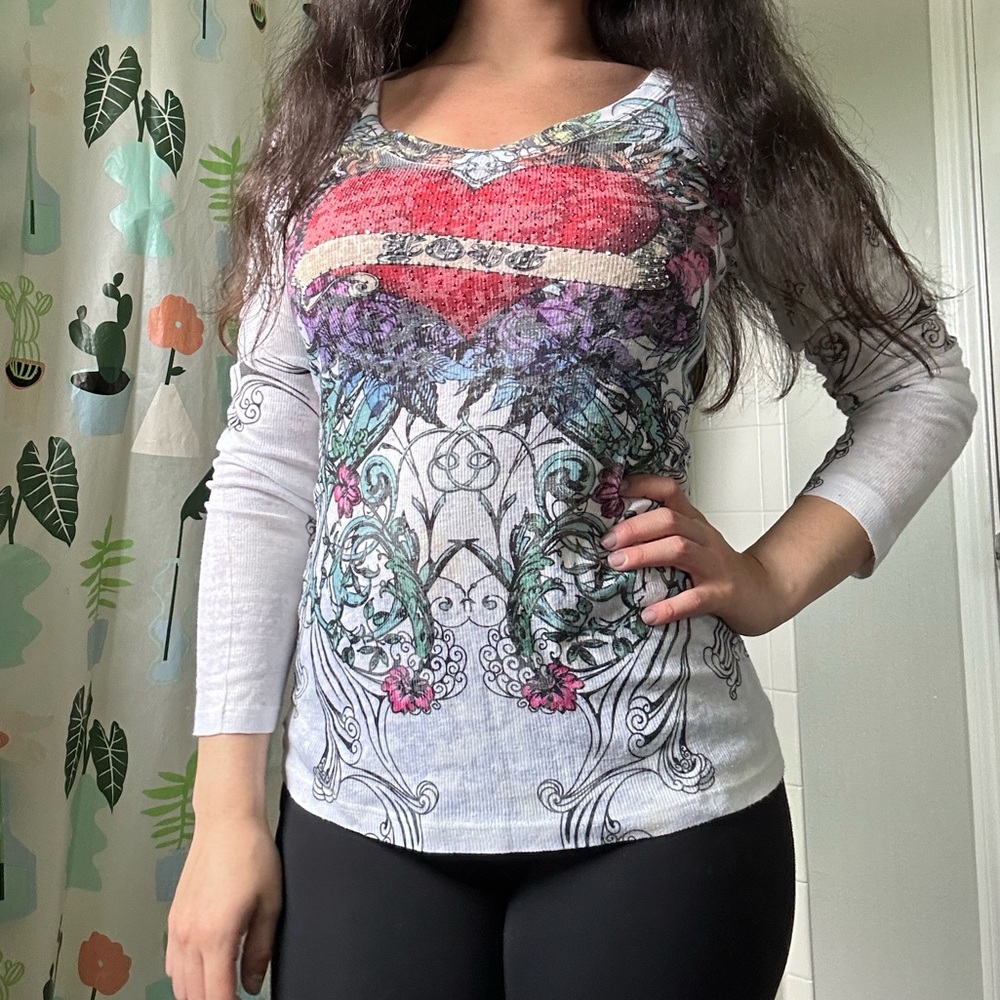 ➠ y2k bedazzled love pattern tee